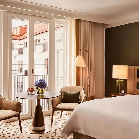 Отель Rosewood