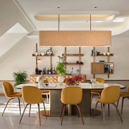 Szálloda Rosewood 5*